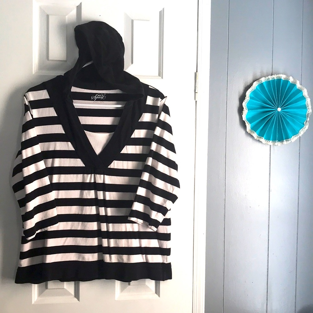 *SOLD* Style&Co Sport tee w/ hood!